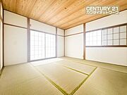 たまには和室でゆっくり過ごすのも素敵ですね。