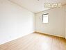 子供部屋：住まう方でカスタマイズしていただけるシンプルなデザインの内装。