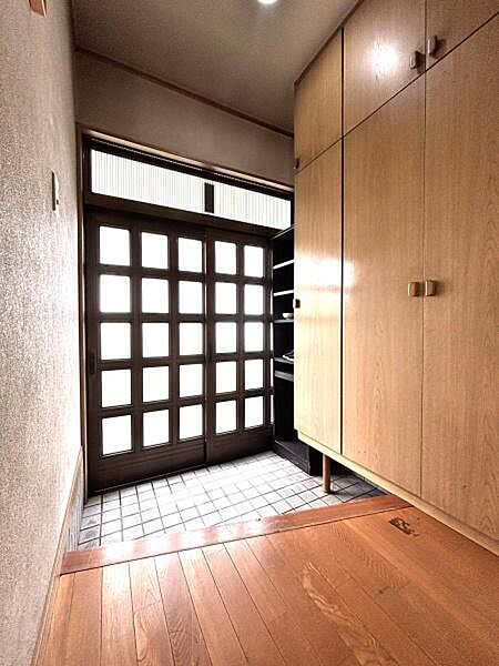 玄関を拡大表示