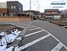 外観：前面道路含む現地写真