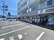 セブンイレブン藤沢石川3丁目店2まで1010m、駐車場が広く停めやすいコンビニです。