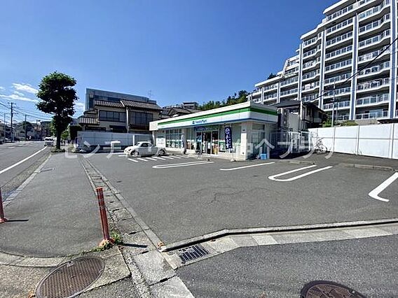 ファミリーマー...
