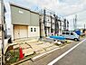 その他：前面道路が広く車の出し入れがスムーズに行えます。建物の外観がシンプルで落ち着いた印象です。工事中のエリアも整然と整理されています。住宅街の一画に位置しています。