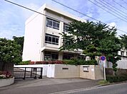 滝の沢中学校まで860m