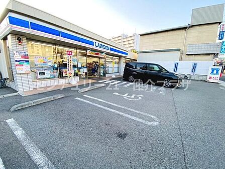 ローソン藤沢3丁目店まで742m