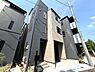 その他：現代的な外観が魅力の建物です。シンプルなデザインが印象的で統一感も感じられます。窓の配置が特徴的でスタイリッシュな雰囲気を演出しています。周囲との調和も意識されたデザインです。