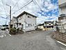 その他：角地に位置しており開放感が感じられる立地です。周辺道路も整備された住宅街の一角です。前面道路は広さがあり車の出し入れもスムーズです。近隣には住宅が建ち並び落ち着いた雰囲気が広がっています。