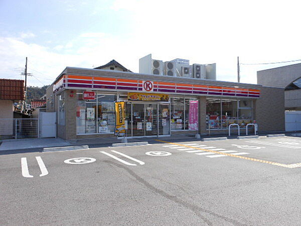 画像21:ファミリーマート米原駅西店まで592m