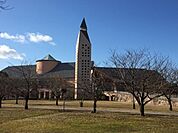 滋賀県立大学まで448m、県立大学まで徒歩5分です。