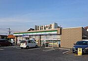 ファミリーマート米原駅西店まで615m