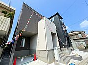与野本町駅徒歩10分、南与野駅徒歩15分の立地。全館空調搭載で年中快適なお住まい。