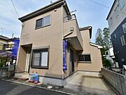 リフォーム済の再生住宅です。スーパーやドラッグストアまで車で約3分、生活施設が充実しています。