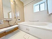 時間が経っても冷めづらい浴槽を採用することでエコで節約になります。