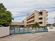 城南小学校まで約1190m
