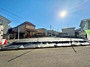 蓮田駅徒歩15分の立地。開放感のある角地に面した区画です。