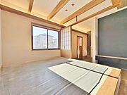 カウンター付きのタタミコーナー。※現況の物件写真にCGで家具を消す加工を施しています。
