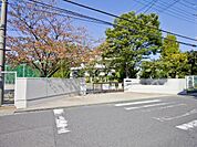 第二中学校まで約720m
