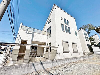 外観:気品と落着きを醸成する佇まい。風格と存在感のある邸です 外観:気品と落着きを醸成する佇まい。風格と存在感のある邸です