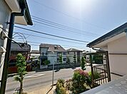 通風・採光にも優れ、心地よい光と風があふれています。