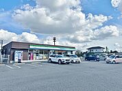 ファミリーマート上尾瓦葺店まで約595m