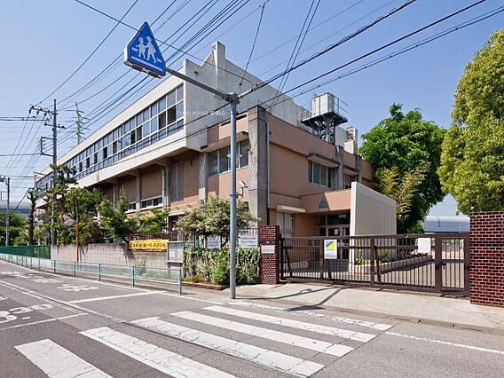 芝西小学校まで...