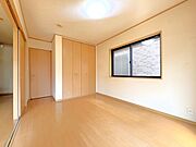 全居室6帖以上の間取りです。すべてのお部屋に収納スペースを確保しました。