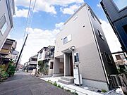 訪ねてくる友人知人を楽しませてくれる外観です。