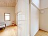 リビング/ダイニング：住む人の暮らしを心地よく彩り、愛着の深まるリビング空間へ。