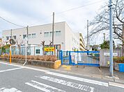 美女木小学校まで約640m