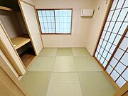 くつろぎの時間をさらに開放的にするＬＤＫ＋続き間居室付き。