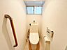 トイレ：トイレは2ヶ所にあり、朝の慌しい時間も安心です。