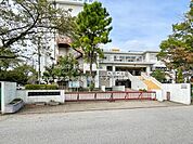 越谷市立大袋中学校 750m