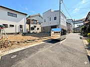 いつしか街の風景に溶け込んでいきます。(令和8年5月 撮影)