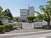 日出谷小学校まで約650m