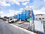 自然と家族のコミュニケーションが生まれるリビングイン階段を採用。(令和8年6月 撮影)