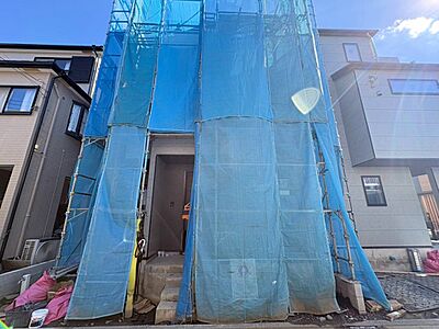 外観:中浦和駅徒歩9分の立地。小学校まで徒歩10分でお子様の通学も安心。(令和8年9月撮影) 外観:中浦和駅徒歩9分の立地。小学校まで徒歩10分でお子様の通学も安心。(令和8年9月撮影)