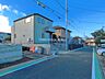 外観：前面道路含む現地