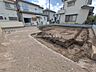 外観：前面道路含む現地