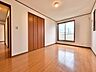 寝室：2階は全居室7帖以上の間取りです。すべてのお部屋に収納スペースを確保しました。