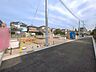 外観：前面道路含む現地