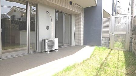 戸建感覚で使える嬉しい庭付きです。