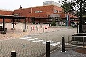 米子市立図書館まで657m