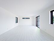 上質な暮らしを感じさせてくれます。毎日の暮らしの中で表情を変える場所ですが、いつもあたたかく家族を包み込んでくれる場所。