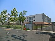 藤沢市立六会中学校まで550m、藤沢市立六会中学校