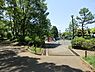 周辺：岡村公園まで900m、岡村公園