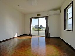 ペス・ブランカ 102 1階1Kのリビング/ダイニング