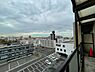 その他：現地からの眺望では遠くまで広がる街並みを一望できます。バルコニーからの開放感があり日々の生活にゆとりを感じられます。周囲には高い建物が少なく空が広く見渡せるのが特徴です。
