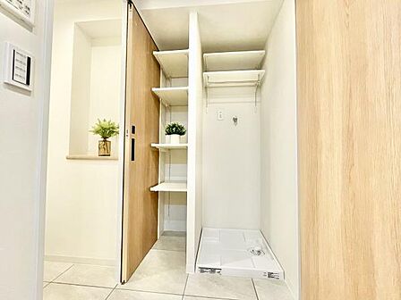 かぎられたスペースを有効活用した収納つき!かさばる洗面用品も収納できそう★