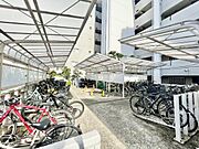 敷地内に駐輪場がございます。