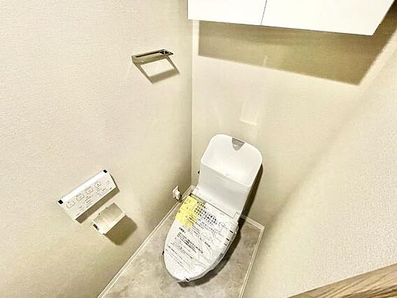 壁付けのリモコ...